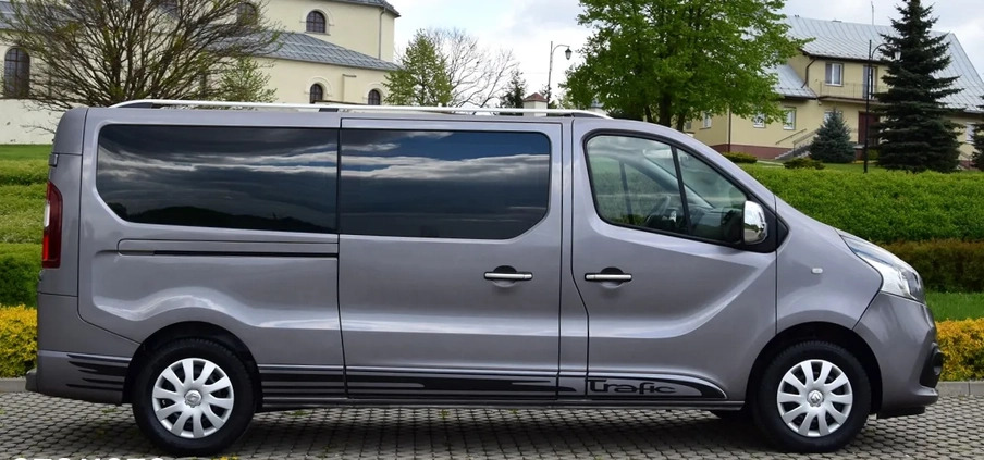 Renault Trafic cena 91900 przebieg: 89000, rok produkcji 2017 z Kielce małe 191